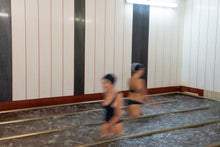Load image into Gallery viewer, Couloir de marche en eau thermale